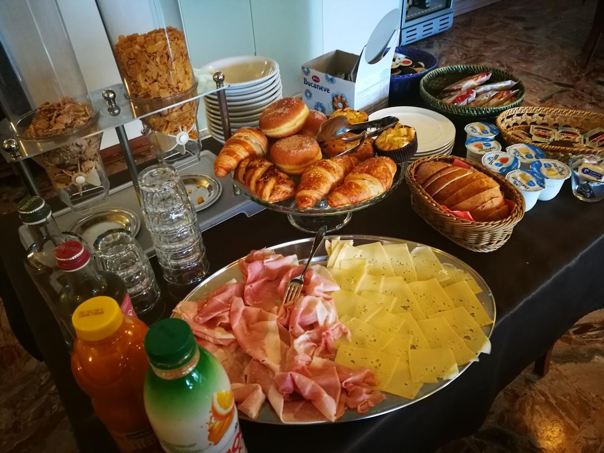Locanda Della Pieve Tizzano Val Parma Exteriör bild